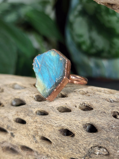 Rough labrodorite ring